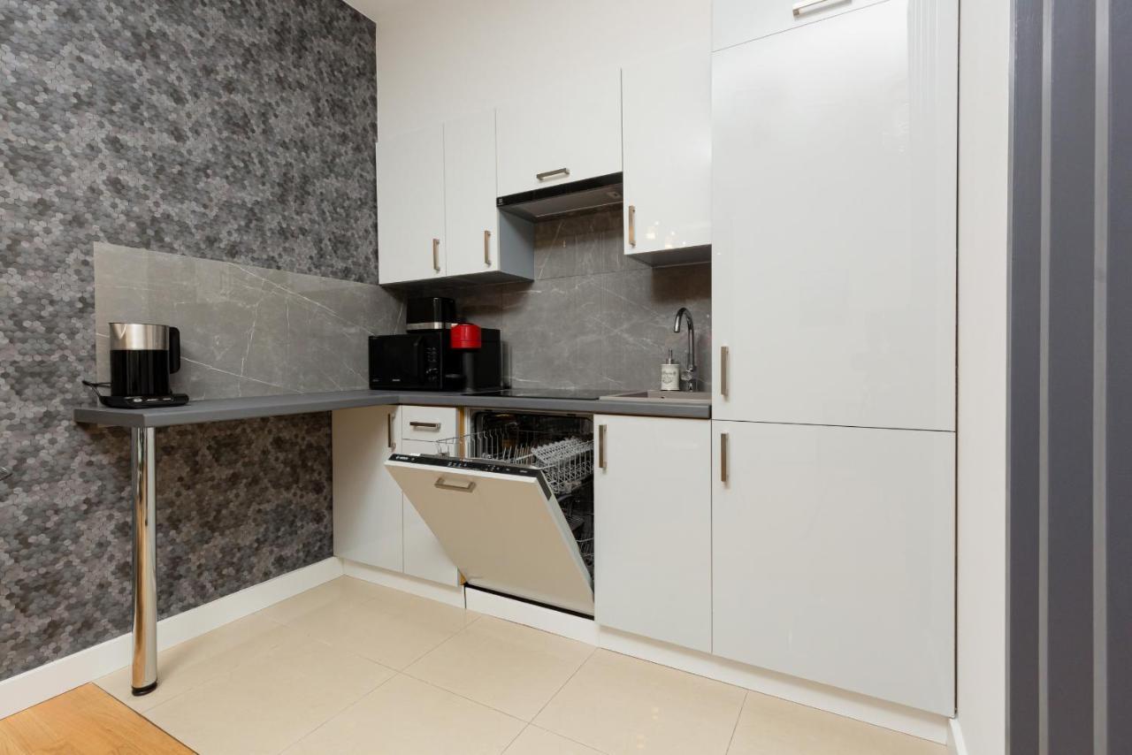 Park Arkadia Apartment With Parking Mokotow By Noclegi Renters Warsaw Exterior photo
